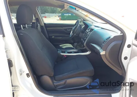 2015 Nissan Altima 2.5 S z USA, uszkodzony, nr VIN 1N4AL3AP7FC267447